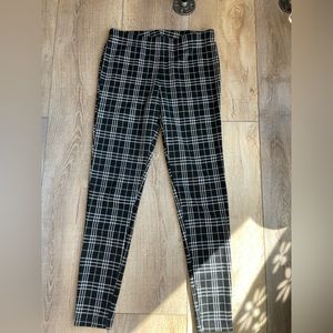 Stretch forever21 black and white pants